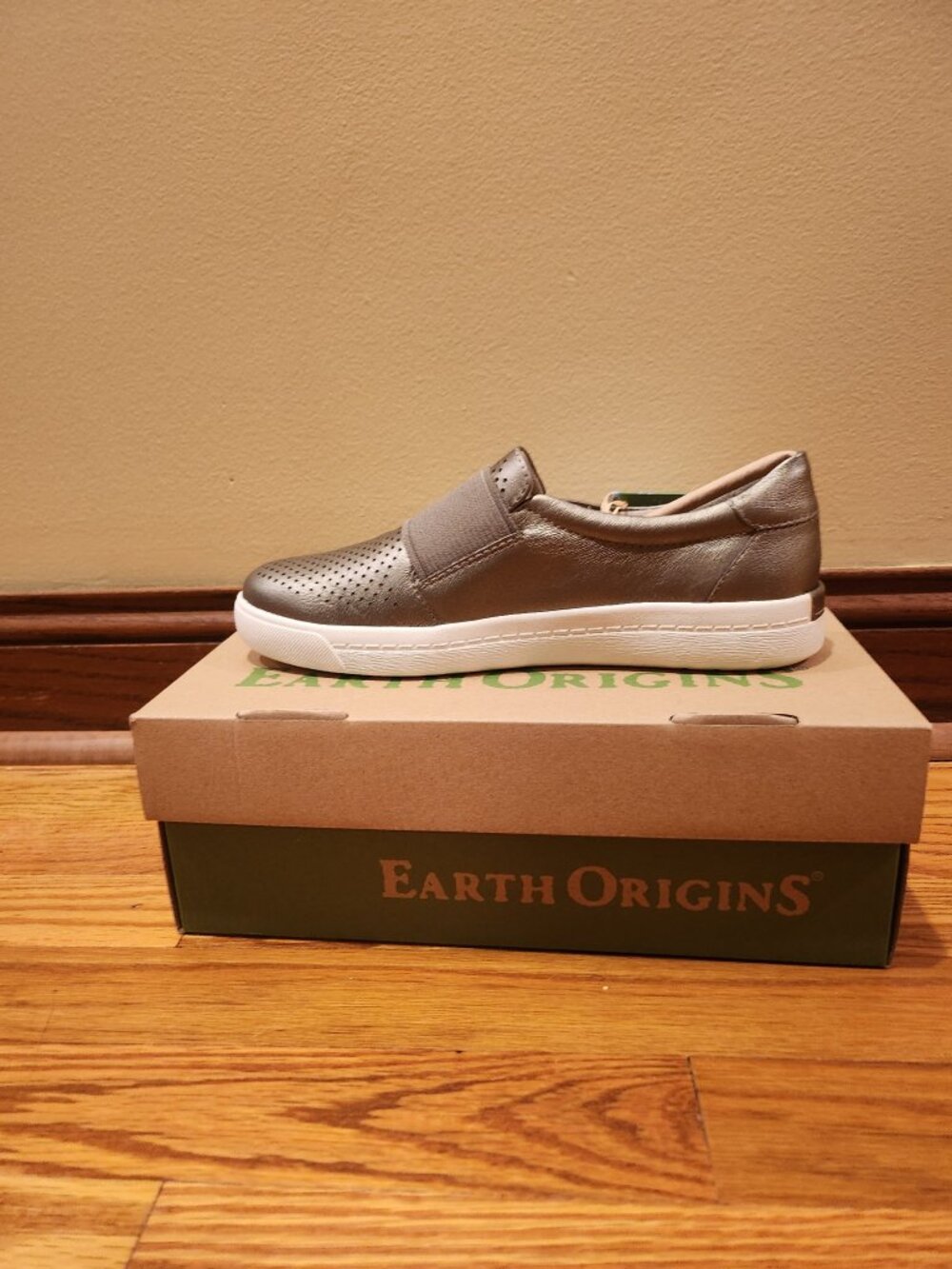 ✨ Earth Origins Slip-On Sneakers – Women’s Size 7.5 ✨